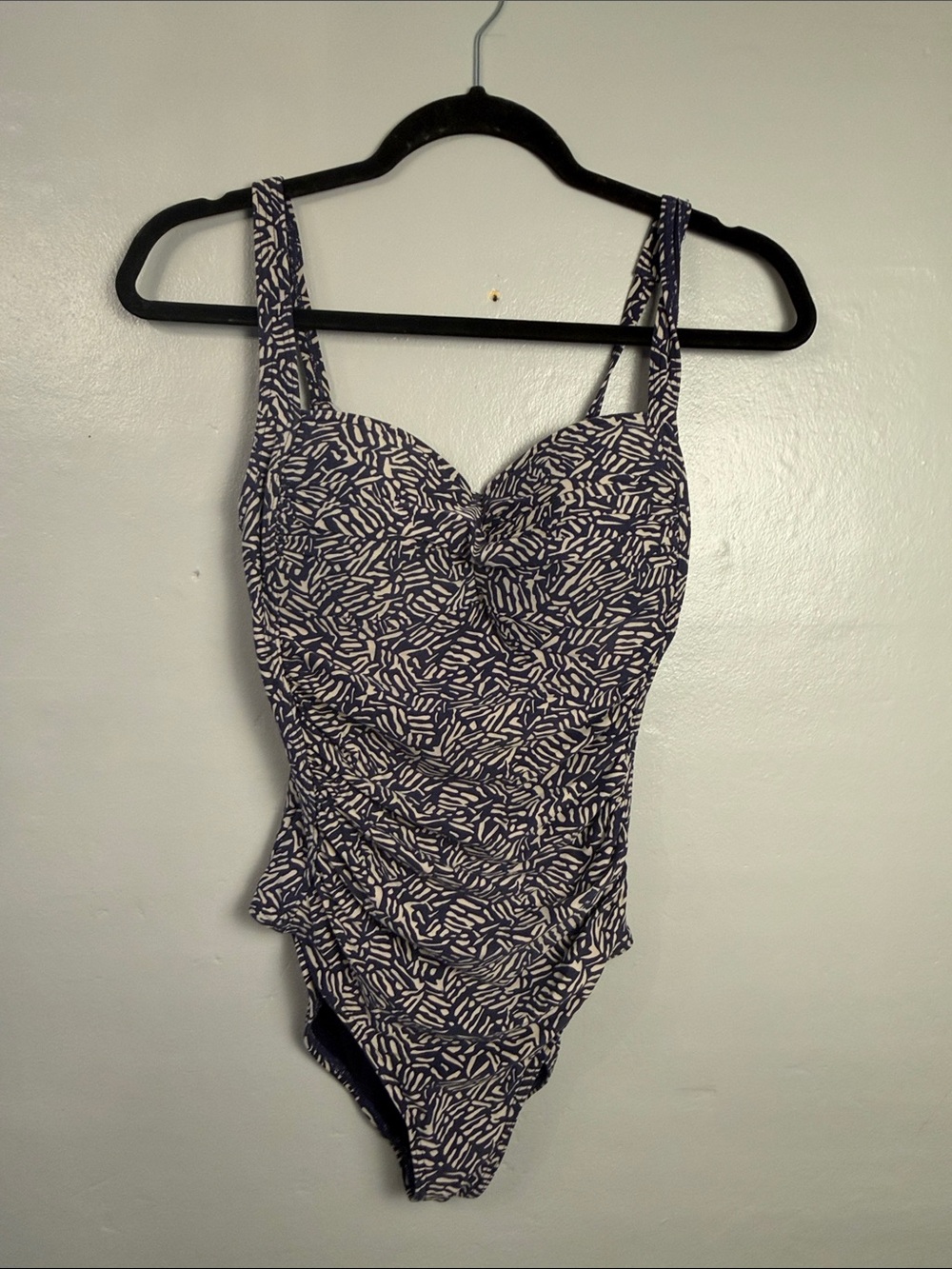Nip Tuck Swim one-piece swimsuit, Women’s size 6 navy white geometric pattern